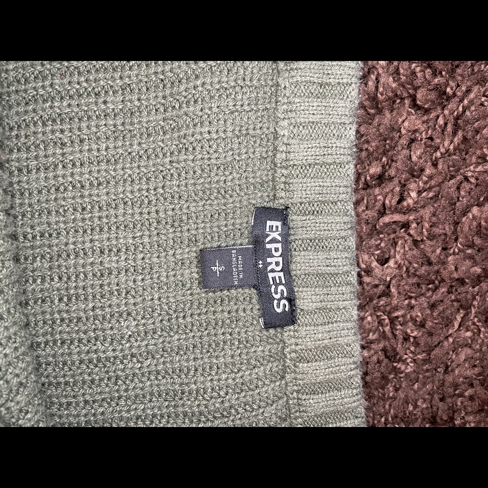 Express Tunic Sweater - Picture 2 of 3